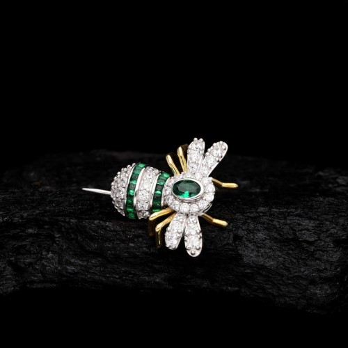 Mücevher Modeli Zümrüt Arı Gümüş Broş - CNG Jewels (1)