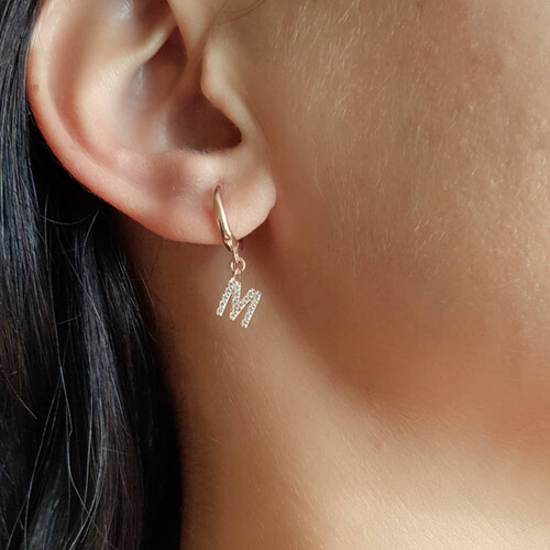 Taşlı Harf Sallantılı Gümüş Halka Küpe - CNG Jewels